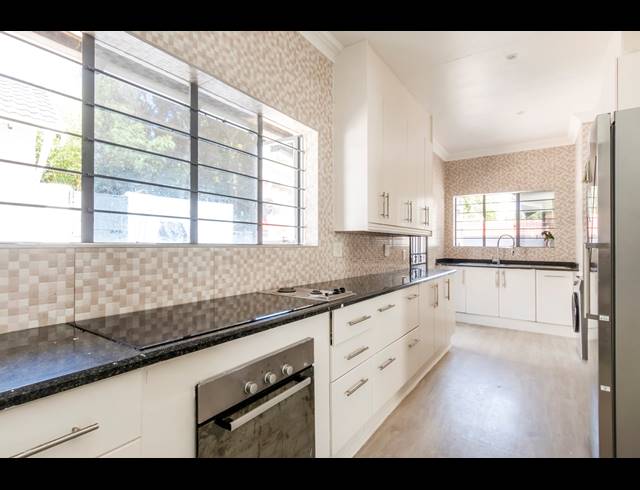 4 BEDROOM FREEHOLD TO LET IN GALLO MANOR